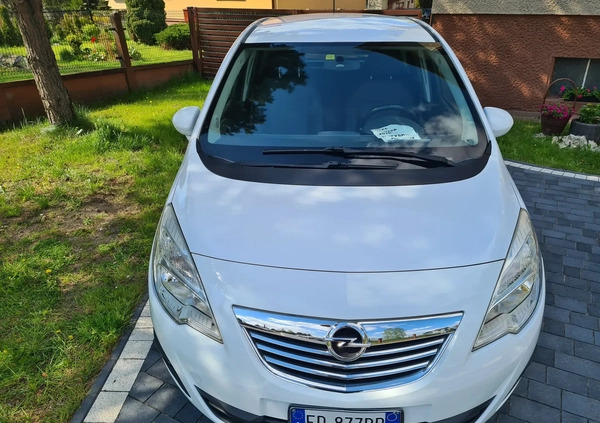 Opel Meriva cena 19900 przebieg: 197654, rok produkcji 2011 z Poręba małe 154